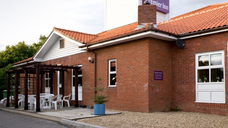 <b>Premier Inn Chelmsford (Springfield) Exterior</b>. Images powered by <a href="https://www.leonardoworldwide.com/" title="Leonardo Worldwide" target="_blank">Leonardo</a>.