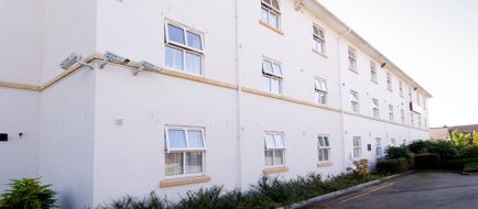 Premier Inn Cheltenham Central Exterior