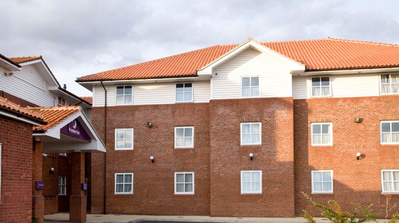 <b>Premier Inn Chelmsford (Springfield) Exterior</b>. Images powered by <a href="https://www.leonardoworldwide.com/" title="Leonardo Worldwide" target="_blank">Leonardo</a>.