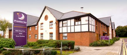 Premier Inn Chester Central (South East) Exterior