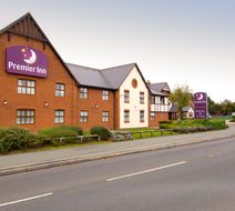 Premier Inn Chester Central (South East) Exterior
