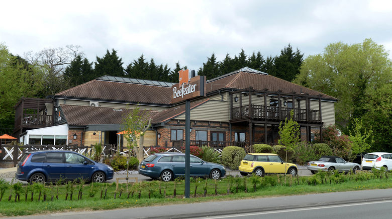 <b>Premier Inn Chessington Exterior</b>. Images powered by <a href="https://www.leonardoworldwide.com/" title="Leonardo Worldwide" target="_blank">Leonardo</a>.