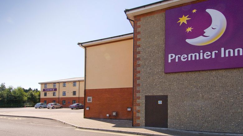 <b>Premier Inn Chichester Exterior</b>. Images powered by <a href="https://www.leonardoworldwide.com/" title="Leonardo Worldwide" target="_blank">Leonardo</a>.
