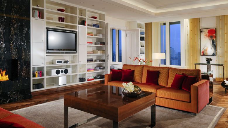 <b>The Ritz-Carlton, Berlin Room</b>. Images powered by <a href="https://www.leonardoworldwide.com/" title="Leonardo Worldwide" target="_blank">Leonardo</a>.