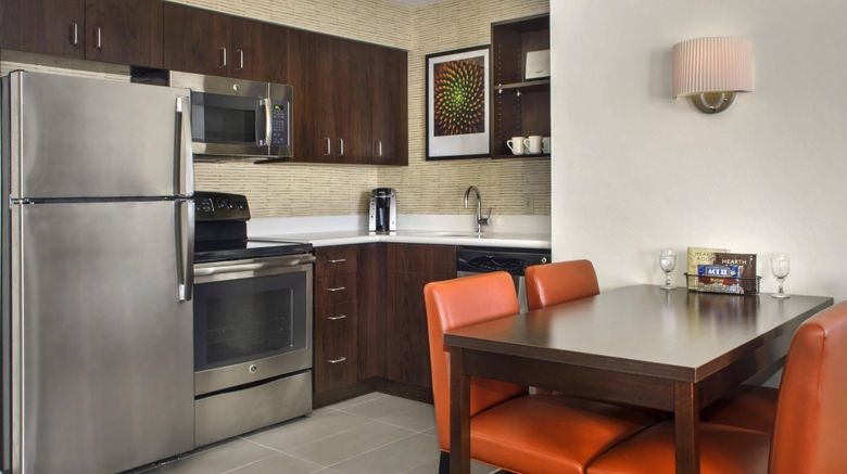 <b>Residence Inn Pittsburgh Cranberry Towns Suite</b>. Images powered by <a href="https://www.leonardoworldwide.com/" title="Leonardo Worldwide" target="_blank">Leonardo</a>.