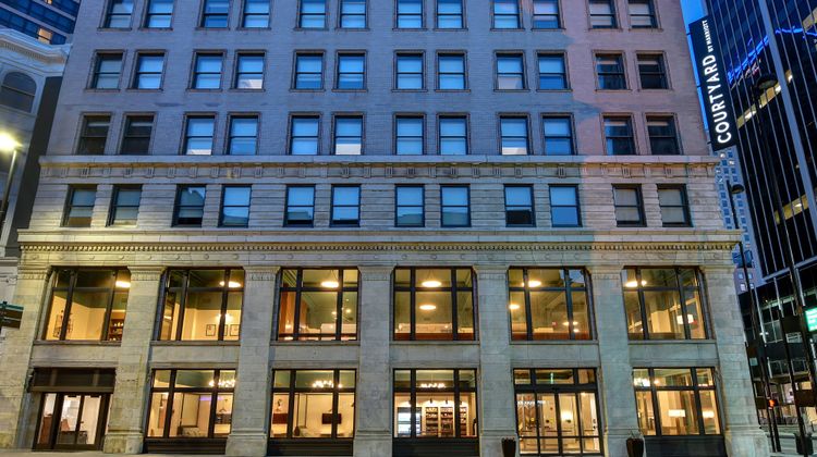 Courtyard Cincinnati Downtown Exterior