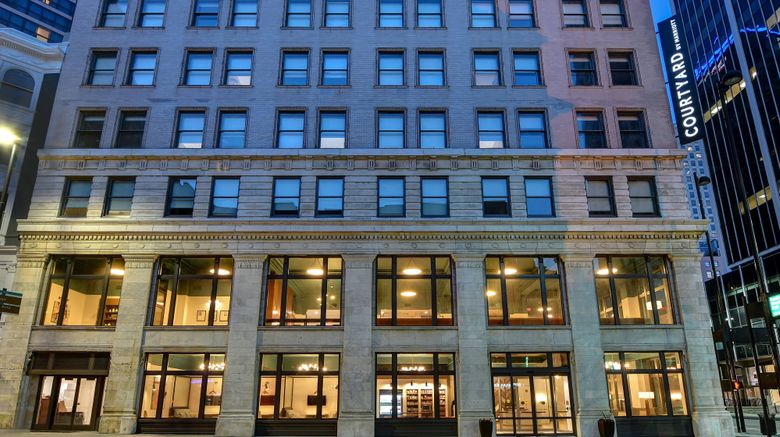 <b>Courtyard Cincinnati Downtown Exterior</b>. Images powered by <a href="https://www.leonardoworldwide.com/" title="Leonardo Worldwide" target="_blank">Leonardo</a>.