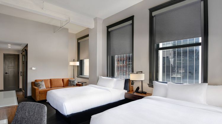 Courtyard Cincinnati Downtown Room