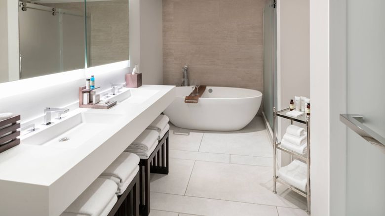 <b>The Row Hotel, Autograph Collection Room</b>. Images powered by <a href="https://www.leonardoworldwide.com/" title="Leonardo Worldwide" target="_blank">Leonardo</a>.