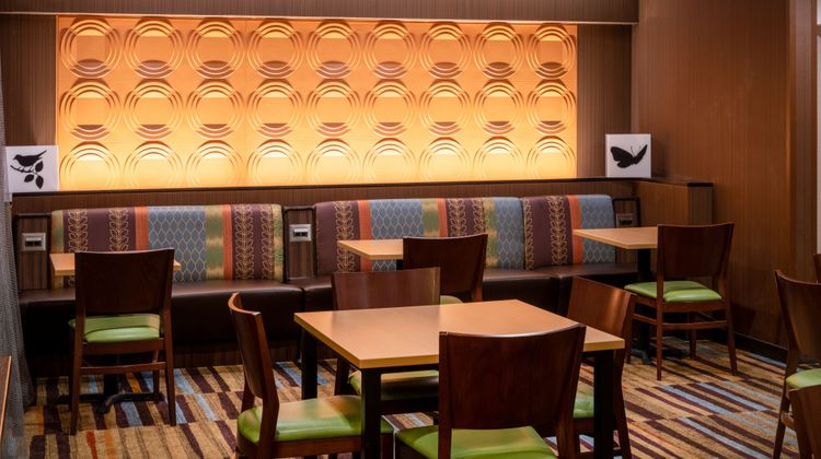 Fairfield Inn & Suites Denver Aurora Restaurant