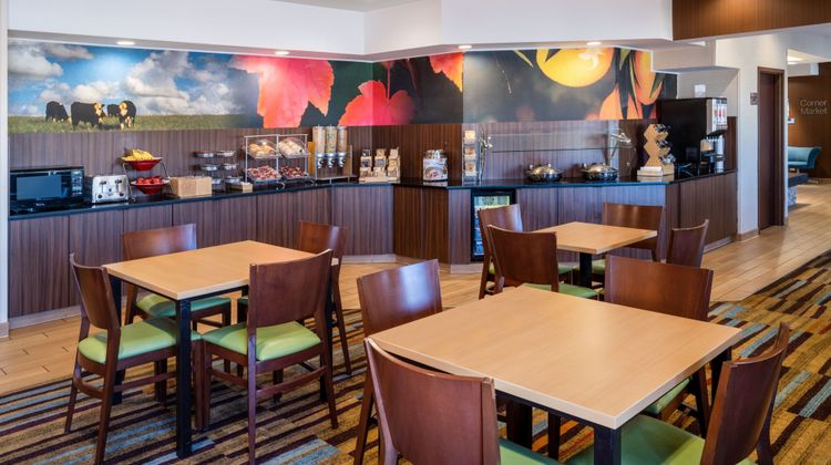 Fairfield Inn & Suites Denver Aurora Restaurant