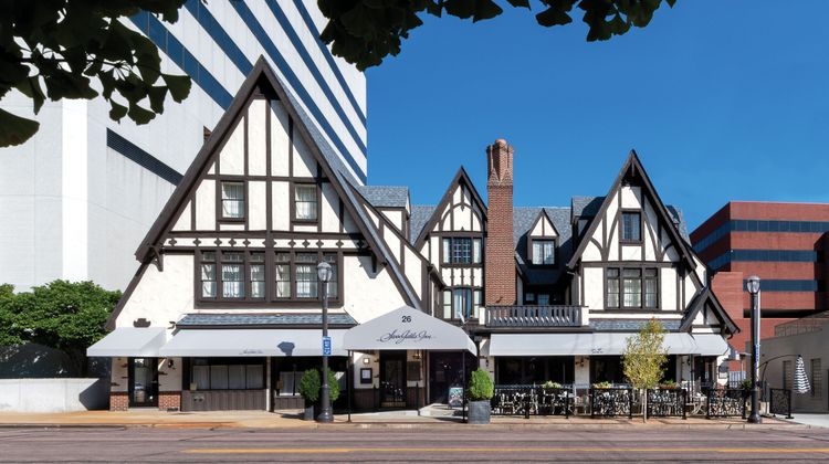 Seven Gables Inn, Tribute Portfolio Exterior
