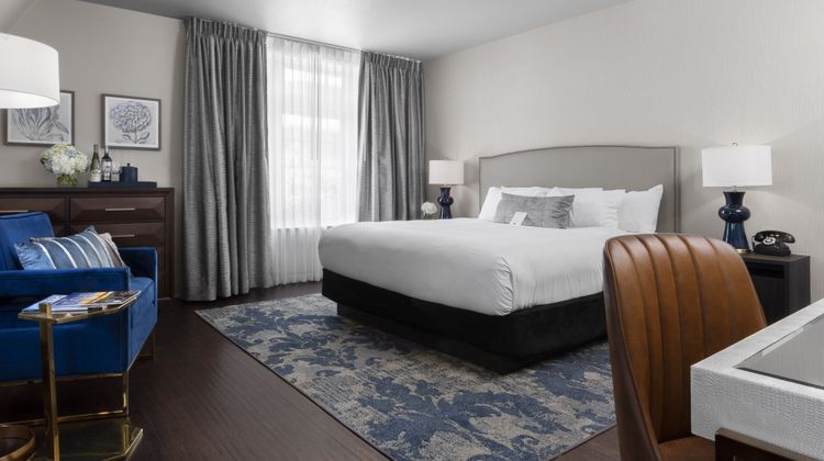 Seven Gables Inn, Tribute Portfolio Room