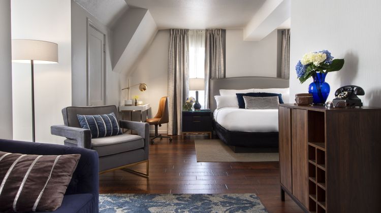 Seven Gables Inn, Tribute Portfolio Suite