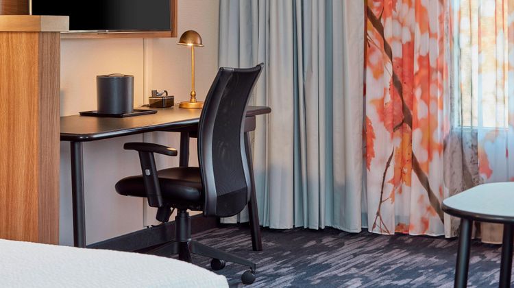 Fairfield Inn & Suites Albany Airport Suite