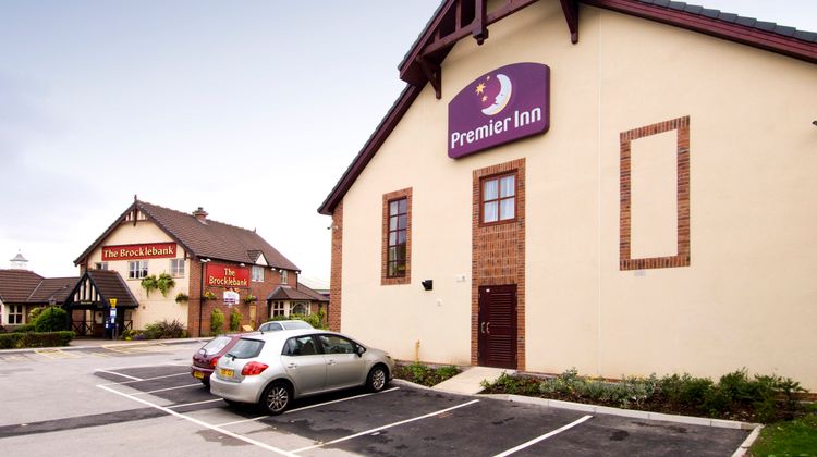 Premier Inn Crewe Central Exterior