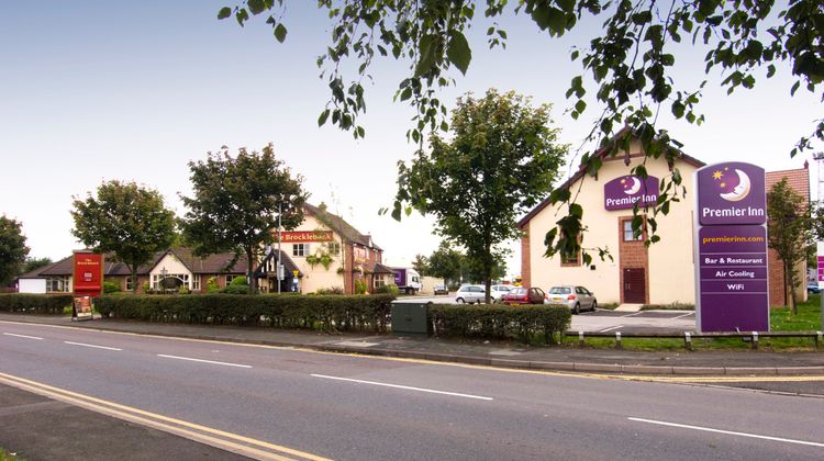 Premier Inn Crewe Central Exterior