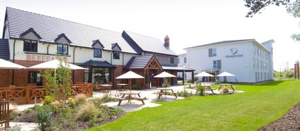 Premier Inn Corby Exterior