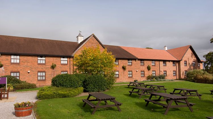 Premier Inn Crewe West Exterior