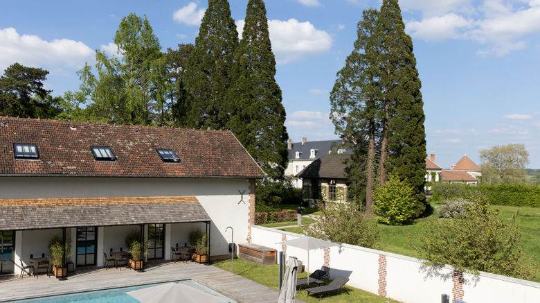 <b>Chateau de la Resle Pool</b>. Images powered by <a href="https://www.leonardoworldwide.com/" title="Leonardo Worldwide" target="_blank">Leonardo</a>.
