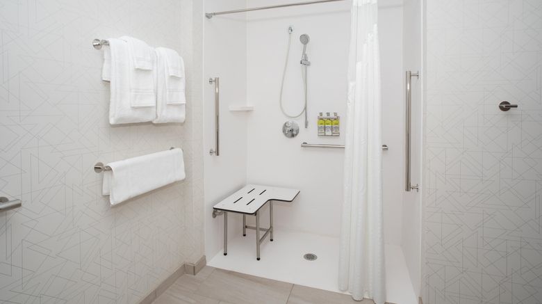 <b>Holiday Inn Express & Suites Room</b>. Images powered by <a href="https://www.leonardoworldwide.com/" title="Leonardo Worldwide" target="_blank">Leonardo</a>.