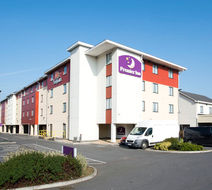 Premier Inn Dartford Exterior