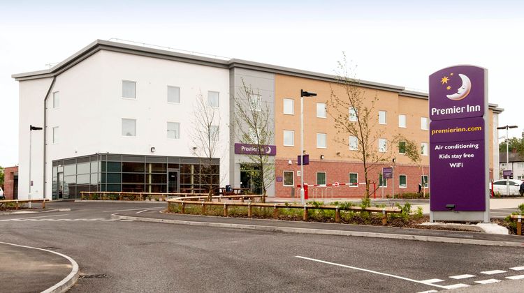 Premier Inn Dudley Town Centre Exterior