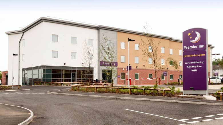 <b>Premier Inn Dudley Town Centre Exterior</b>. Images powered by <a href="https://www.leonardoworldwide.com/" title="Leonardo Worldwide" target="_blank">Leonardo</a>.