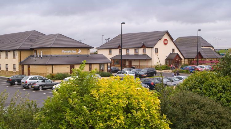 Premier Inn Dunfermline Exterior