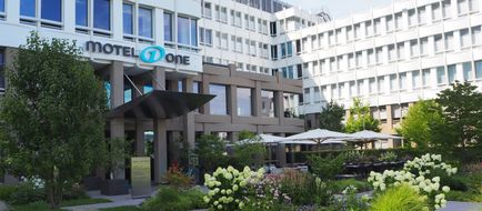 Motel One Muenchen Campus Exterior