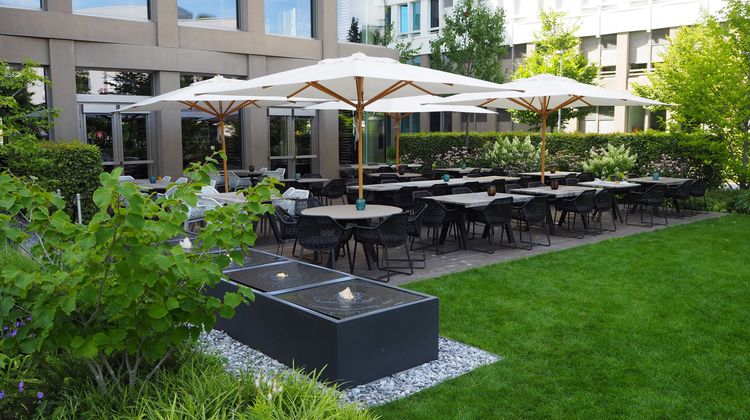 Motel One Muenchen Campus Exterior
