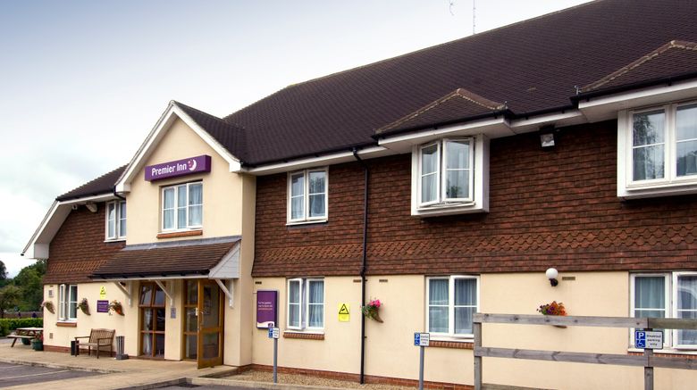 <b>Premier Inn East Grinstead Exterior</b>. Images powered by <a href="https://www.leonardoworldwide.com/" title="Leonardo Worldwide" target="_blank">Leonardo</a>.