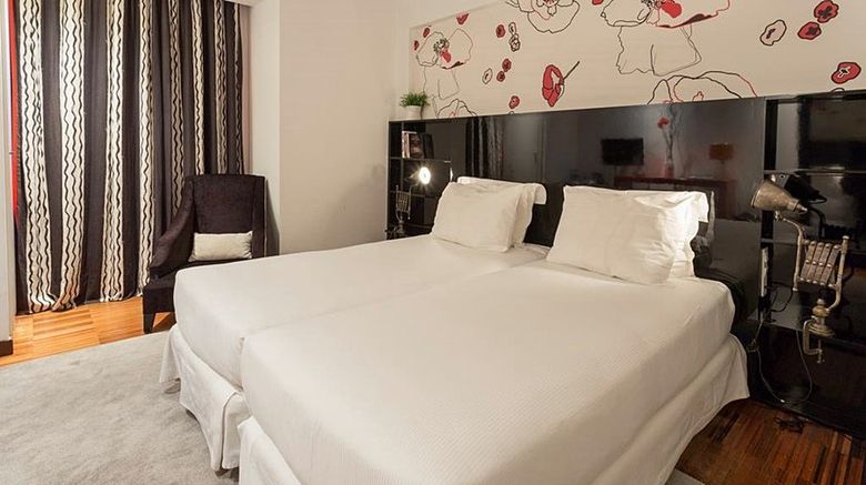 <b>Porto Trindade Hotel Room</b>. Images powered by <a href="https://www.leonardoworldwide.com/" title="Leonardo Worldwide" target="_blank">Leonardo</a>.