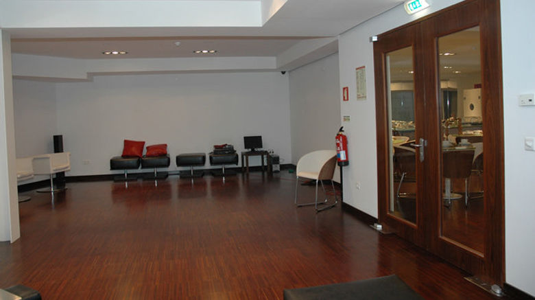 <b>Porto Trindade Hotel Restaurant</b>. Images powered by <a href="https://www.leonardoworldwide.com/" title="Leonardo Worldwide" target="_blank">Leonardo</a>.