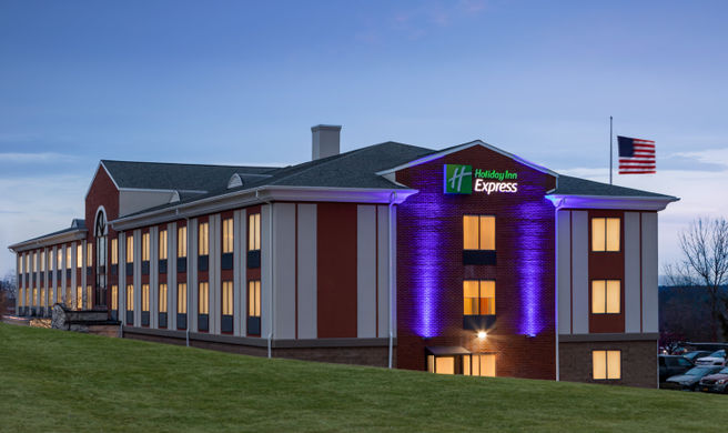 Holiday Inn Express Exterior