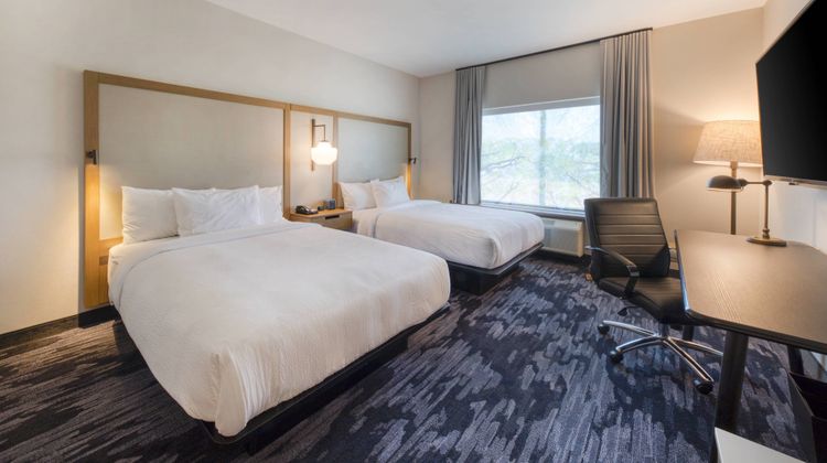 Fairfield Inn & Suites Charlotte Belmont Room