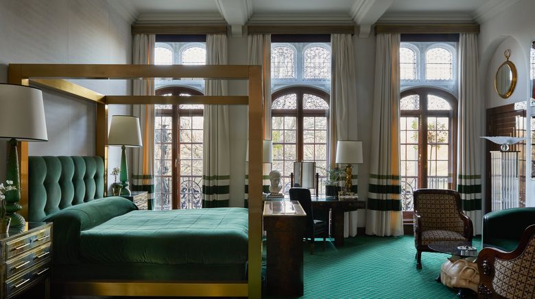 <b>The Milestone Hotel and Residences Room</b>. Images powered by <a href=https://www.travelagewest.com/Hotels/London/