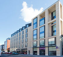 Premier Inn Edinburgh Royal Mile Exterior