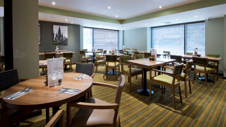 Premier Inn City Centre (York Place) Restaurant