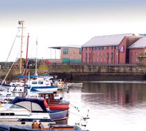 Premier Inn Edinburgh Leith Waterfront Exterior