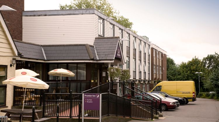 Premier Inn Epsom South Exterior
