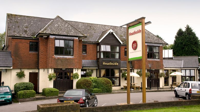 <b>Premier Inn Epsom South Exterior</b>. Images powered by <a href="https://www.leonardoworldwide.com/" title="Leonardo Worldwide" target="_blank">Leonardo</a>.