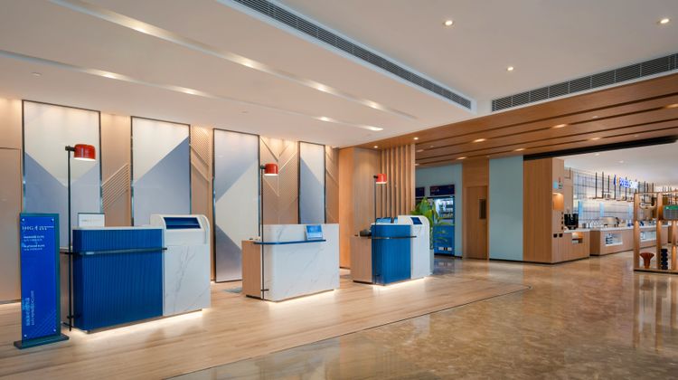 Holiday Inn Express Shanghai Pujiang Lobby