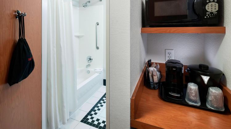 Fairfield Inn & Suites Parmer Lane Room