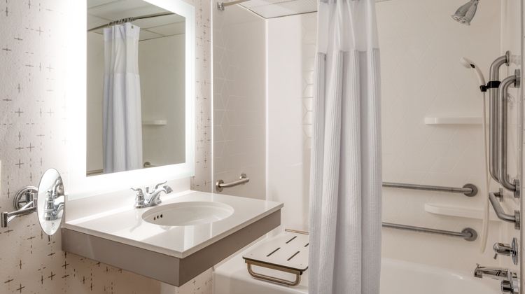 Crowne Plaza Indianapolis Airport Room