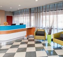 SpringHill Suites Chicago O'Hare Lobby