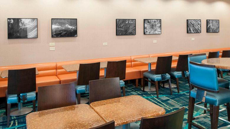 <b>SpringHill Suites Chicago O'Hare Restaurant</b>. Images powered by <a href="https://www.leonardoworldwide.com/" title="Leonardo Worldwide" target="_blank">Leonardo</a>.