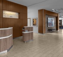 Courtyard Cleveland University Circle Lobby