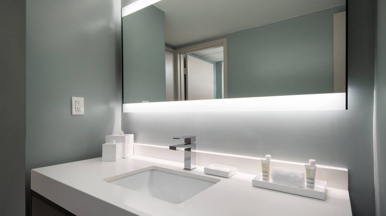 <b>Torrance Marriott Redondo Beach Room</b>. Images powered by <a href="https://www.leonardoworldwide.com/" title="Leonardo Worldwide" target="_blank">Leonardo</a>.
