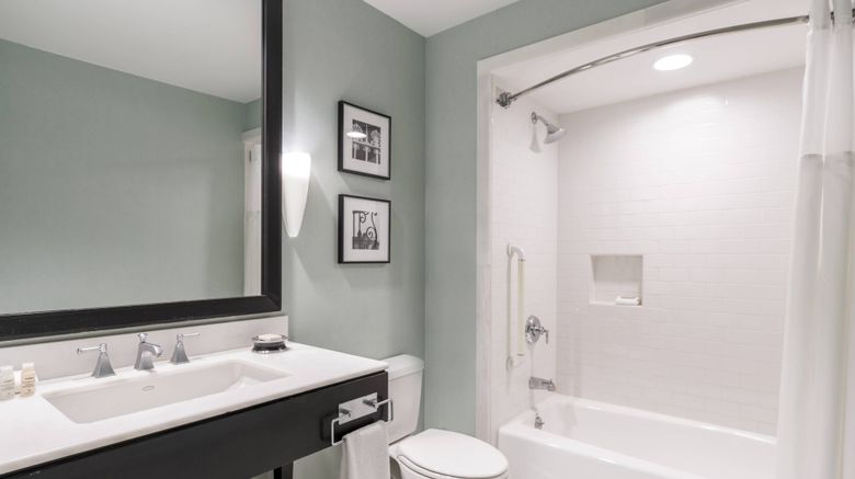 <b>Renaissance Pere Marquette Hotel Room</b>. Images powered by <a href="https://www.leonardoworldwide.com/" title="Leonardo Worldwide" target="_blank">Leonardo</a>.